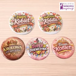 Kobieta - przypinka 56 mm